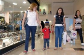 Vendas nas lojas de shopping centers crescem 5% no Natal