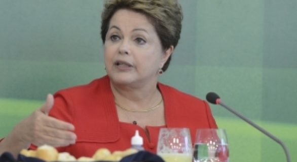 Presidenta Dilma comemora aprovação do Orçamento