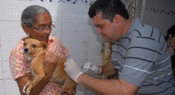 Campanha de vacinação antirrábica de Alagoas servirá de modelo para a China