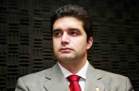 MP recomenda suspensão de desconto em salário de servidores de Maceió