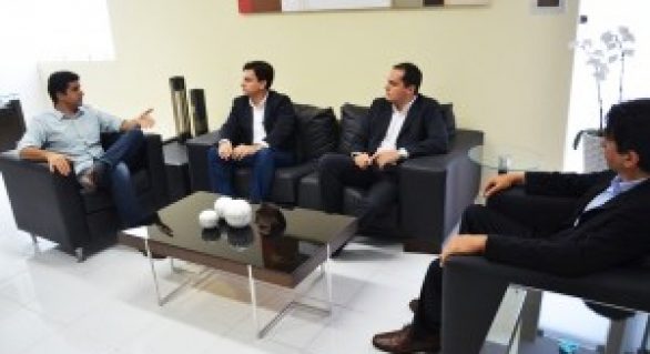 Presidente da AMA, Marcelo Beltrão, se reúne com prefeito Rui Palmeira