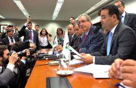 Bancada do PMDB dá o ‘troco’ em  Dilma e derrota governo na Câmara Federal