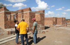 Prefeitura de Arapiraca inicia construção de 50 casas para agricultores