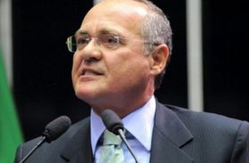 Renan decide instalar CPI da Petrobras no Senado no dia 6