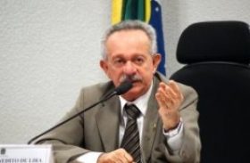Senador Benedito de Lira protesta contra o atraso na liberação dos genéricos veterinários
