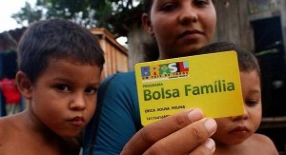 Bolsa Família complementa a renda de mais de 400 mil famílias em Alagoas