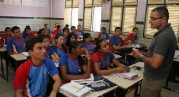 Escolas de Maceió farão matrículas de novos alunos pela internet