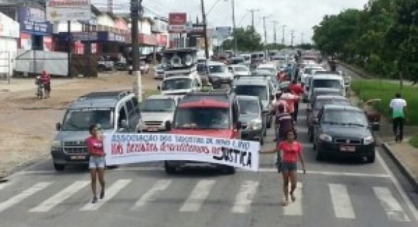 Mil taxistas tomam ruas de Maceió em protesto contra Arsal