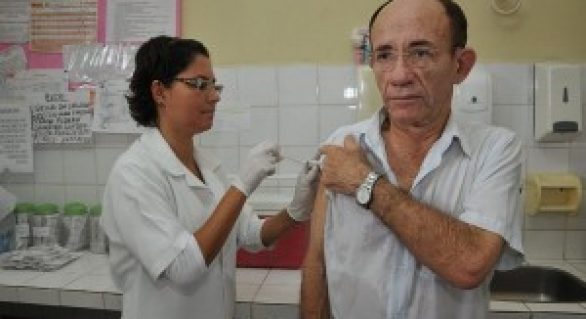 Gripe: Unidades vacinam até atingir meta do Ministério da Saúde