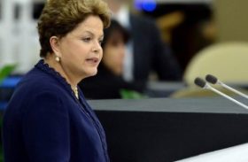 Em ato de campanha, Dilma defende novo ciclo de desenvolvimento para o país