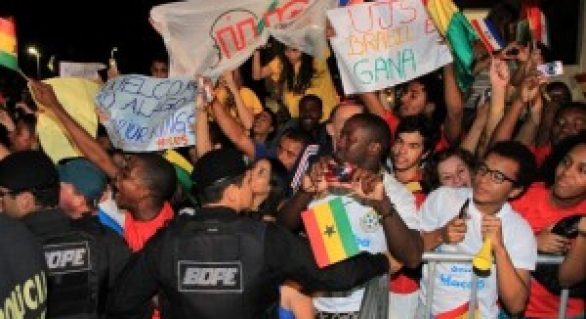 Seleção de Gana é recebida com grande festa em Maceió