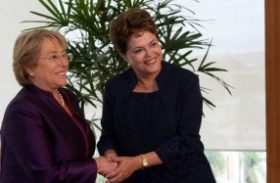 Dilma e Bachelet assinam tratado sobre violações de Direitos Humanos