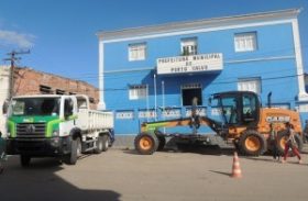 Prefeito de Porto Calvo entrega máquinas do PAC 2