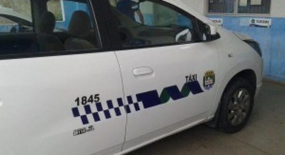 SMTT alerta taxistas sobre prazo para nova plotagem