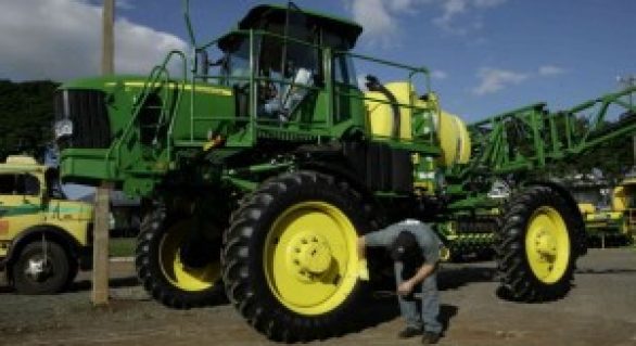 Venda de máquinas agrícolas cresce 2,2% em setembro, diz Anfavea