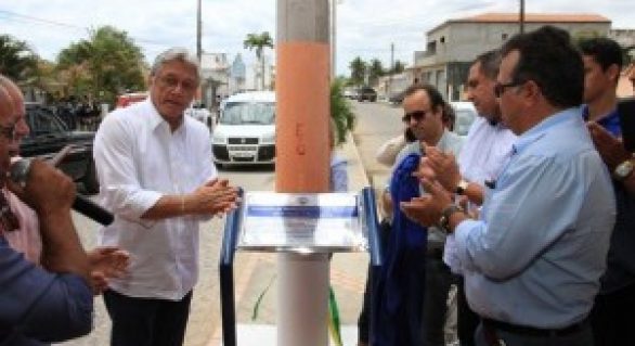 Governo inaugura acesso a estrada e estação de água no Sertão de AL