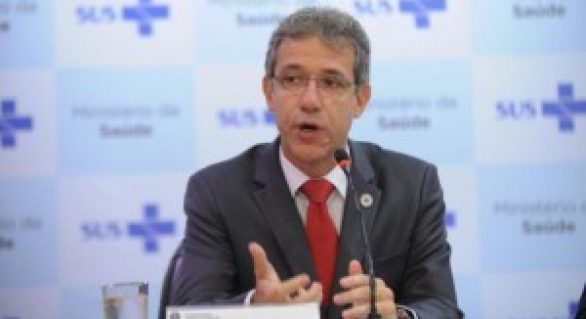 Situação está sob controle, diz ministro sobre caso suspeito de ebola no Brasil