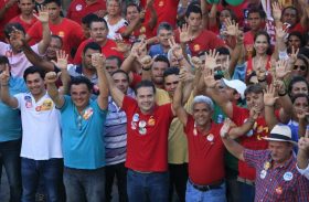 Apesar de liderar pesquisas com folga, Renan Filho reforça agenda de campanha
