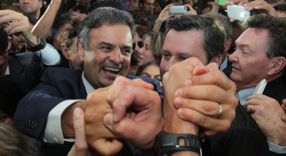 Aécio diz que Brasil despertou e novo país surgiu das eleições