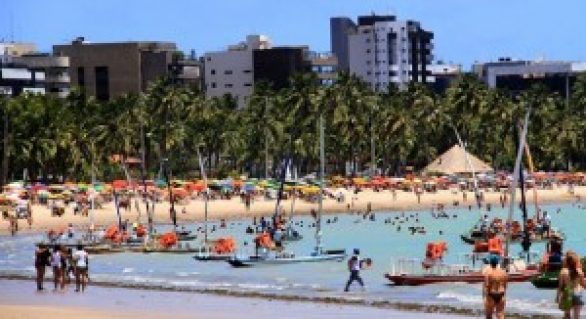 IMA revela 26 pontos impróprios para banho em praias de Alagoas