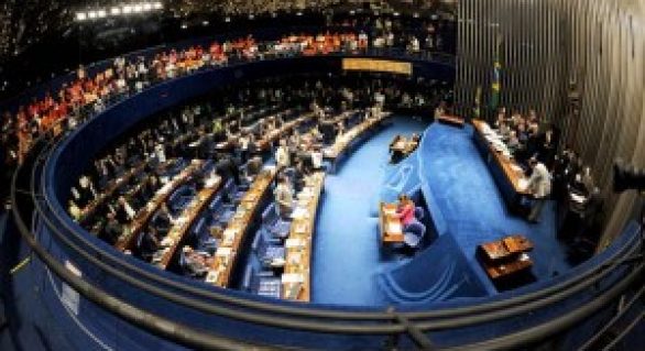 Senado vota fim das coligações proporcionais para vereador e deputado