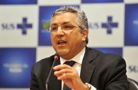 Ex-ministro Alexandre Padilha pode assumir Secretaria de Saúde em Alagoas