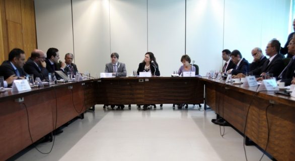 Kátia Abreu defende política para setor sucroenergético