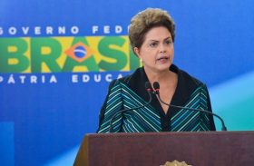 Dilma defende Petrobras e diz que ajuste não vai cortar programas do MEC