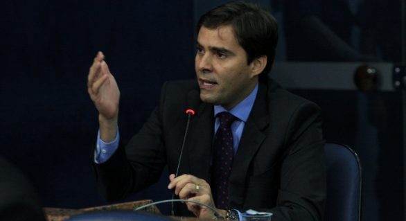 Presidente da Câmara é do PMDB, mas ‘torce’ por Rui Palmeira