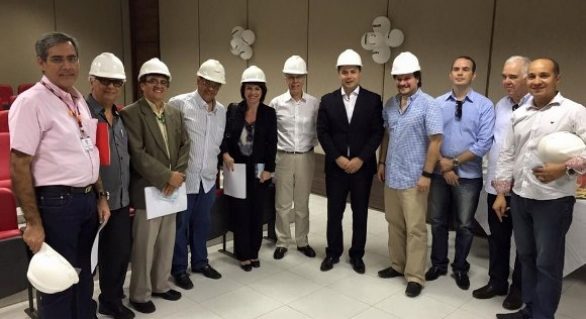 Governador visita Pamesa e negocia levar indústria para Alagoas