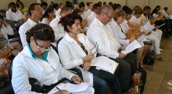 Governo anuncia criação de 3 mil vagas de residência para o Mais Médicos