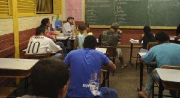 Programa Brasil Alfabetizado pretende formar cerca de 20 mil pessoas