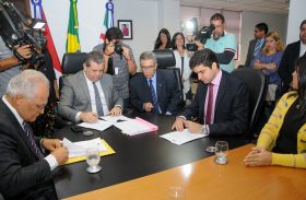 Prefeitura e TJ firmam convênio pioneiro para inclusão de menores
