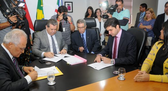 Prefeitura e TJ firmam convênio pioneiro para inclusão de menores