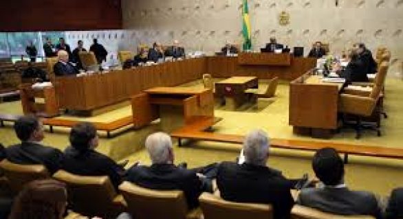 STF concede prazo de 15 dias para defesa de Cunha e Collor