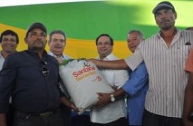Governo faz entrega simbólica de sementes de arroz a pequenos produtores