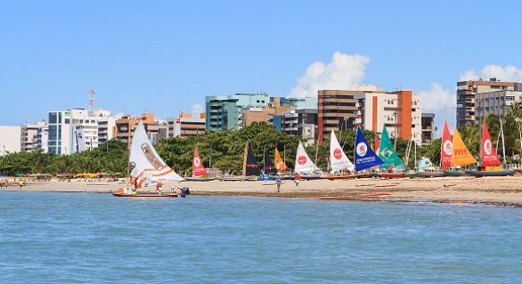 Alagoas deve receber 500 mil turistas entre janeiro e fevereiro de 2016