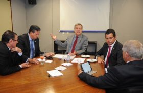Deputados de Alagoas defendem afastamento de Cunha da presidência da Câmara