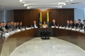 Dilma recebe apoio de prefeitos para recriar CPMF com alíquota de 0,38%