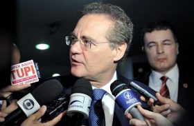 Renan anuncia filiação de prefeitos e de candidatos ao PMDB nesta 2ª