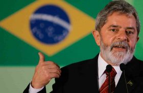 Lula diz que impeachment é articulado por uma “quadrilha legislativa”