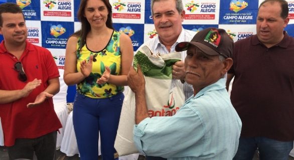 Primeira entrega de sementes de 2016 beneficia 520 famílias de Campo Alegre