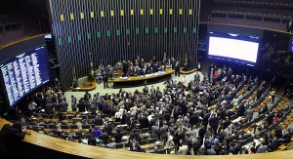 Câmara: Plenário tem pauta trancada por quatro MPs e dois projetos de lei