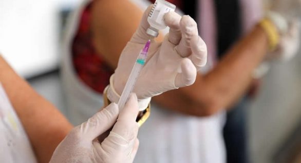 H1N1: vacinação é retomada em postos volantes nesta segunda