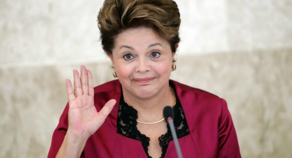 Comissão do Senado aprova relatório a favor do impeachment de Dilma