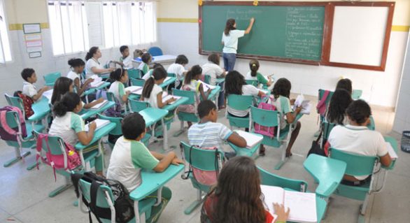 Restrição orçamentaria coloca Plano Nacional de Educação em risco
