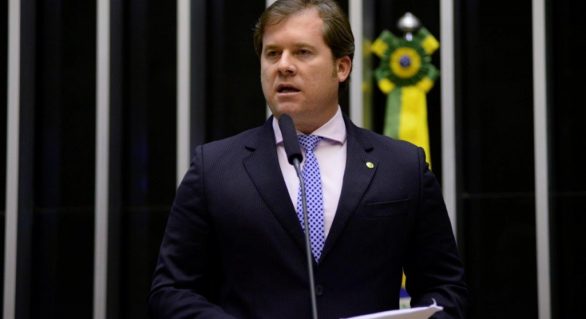 Marx Beltrão tem apoio da bancada do PMDB para assumir ministério