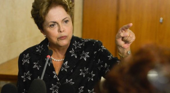 Dilma defende consulta popular sobre novas eleições