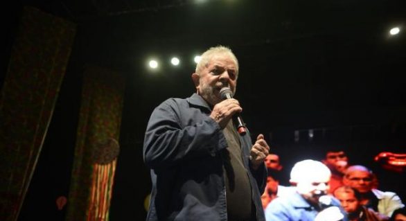 Lula diz a militantes que este ano não haverá verba de empresas nas campanhas