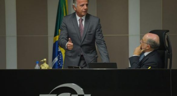Ministro do TCU dá mais 30 dias para defesa de Dilma sobre contas de 2015